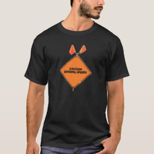 注意の吠えるくも Tシャツ