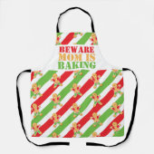注意ママはベーキングジンジャーブレッドマン赤い緑 エプロン (正面)