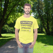 注意愚かな人が引用文に近づくユニセックス Tシャツ