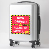 注意新しいドライバー（注意する）赤い学生車 シール (スーツケース)