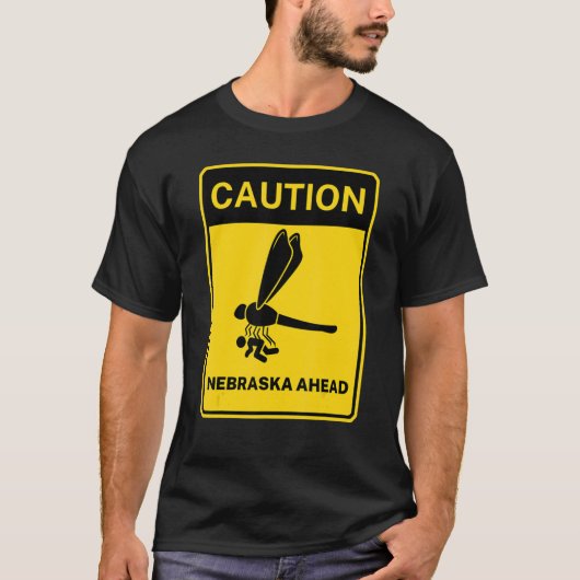 注意通りサインネブラスカ前方ランダムミーム Tシャツ (正面)