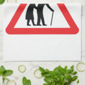 注意高齢者 – UK交通標識 キッチンタオル (折り畳み)