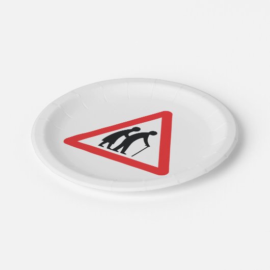 注意高齢者 – UK交通標識 ペーパープレート (アングル)