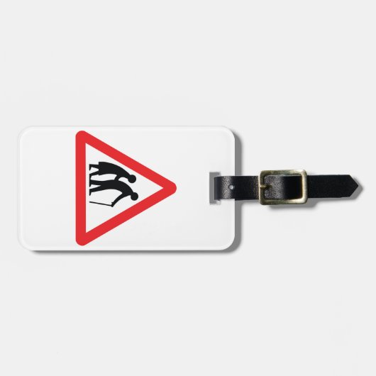 注意高齢者 – UK交通標識 ラゲッジタグ (正面横)