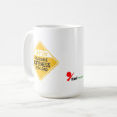 注意：可聴性過多を引き起こす可能性がある コーヒーマグカップ (正面左)