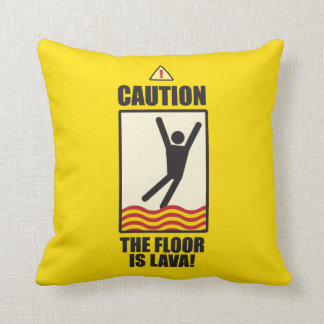 注意。 床は溶岩です。 枕