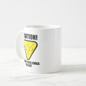 注意!高カフェイン値が存在する コーヒーマグカップ (正面左)