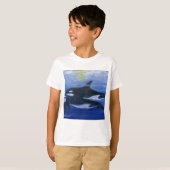 泳いでいるシャチ Tシャツ (正面フル)