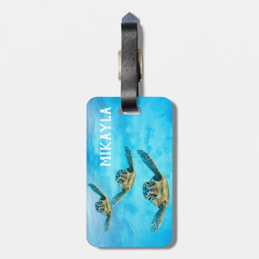 泳いでいる3匹のベビーのウミガメ ラゲッジタグ (裏面縦)