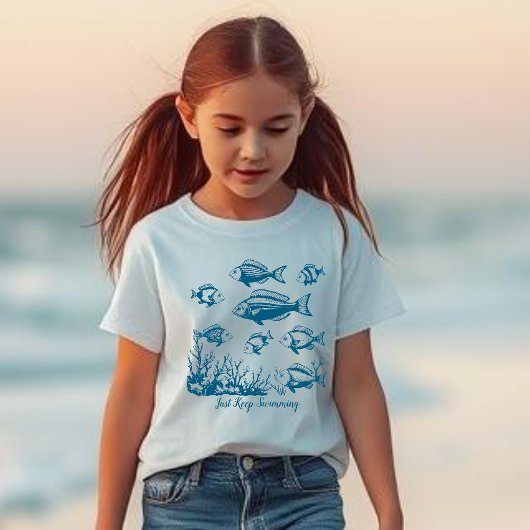 泳いでい保る魚 Tシャツ
