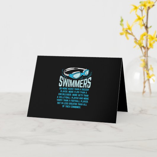 泳ぐ人がより多くの蹴ことをおもしろい贈る水泳好き カード (黄色い花)