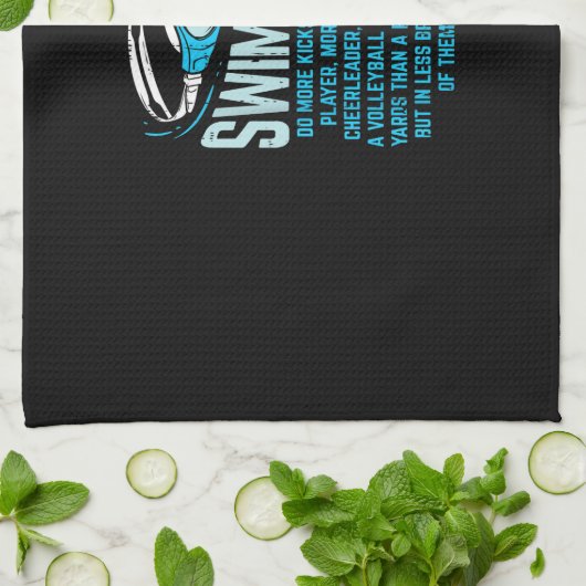 泳ぐ人がより多くの蹴ことをおもしろい贈る水泳好き キッチンタオル (折り畳み)