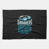 泳ぐ人がより多くの蹴ことをおもしろい贈る水泳好き キッチンタオル (横)