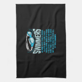 泳ぐ人がより多くの蹴ことをおもしろい贈る水泳好き キッチンタオル (縦)