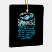 泳ぐ人がより多くの蹴ことをおもしろい贈る水泳好き セラミックオーナメント (右)