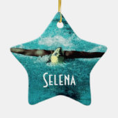 泳ぐ人の写真クリスマスオーナメント セラミックオーナメント (裏面)