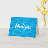 泳ぐ人または水泳のコーチのカッコいいの青いプール水カスタム カード (黄色い花)