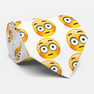 洗い流された頬のタイとの戸惑ったEmoji ネクタイ