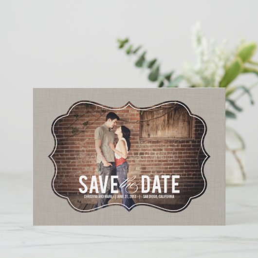 洗練されたエレガンスフォトセーブザデート – カーキ セーブザデート (スタンド正面)