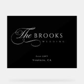 洗練されたカリグラフィーが特徴のブラックウェディング アクリルサイン (正面)