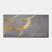 洗練されたグレー金ゴールド大理石ルック名&タイトル デスクマット (正面)