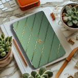 洗練されたセージグリーン&金ゴールド iPad MINIカバー<br><div class="desc">洗練されたSage Green & 頭が切れる金ゴールドiPadカバー保護 – エレガンス付きSage Green & DataカバーでiPadの保護を強化。スタイルと機能の両方を重視する人に最適なアクセサリ頭が切れるー。金ゴールドの斜めエレガントのを使用したセージの緑のカバーストライプは、デバイスに洗練されたtouchを追加し、ボードルーム、オフィス、または個人的な使用に最適である。耐久性と軽量、このカバーは頭が切れるあなたのiPadを保護するだけでなく、あなたのプロフェッショナルの美意識を補完する。</div>