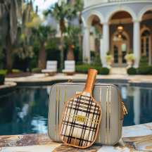 洗練されたトープと金ゴールドモノグラム