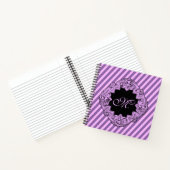 洗練されたピンクストライプのモノグラムの ノートブック (内部)