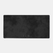 洗練されたフェイクスタンプトリプルモノグラムのブラック デスクマット (正面)