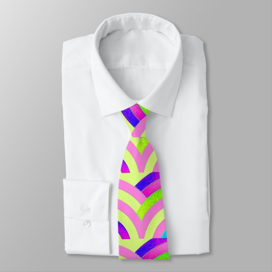 洗練されたモダンピンク色の緑の曲線の山形 ネクタイ (タイ)