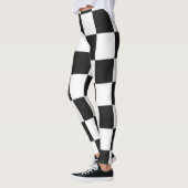 洗練された白黒のエ市松模様にンベープ レギンス (左)