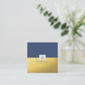 洗練された プロフェッショナル モノグラム ゴールド スクエア名刺 (スタンド正面)