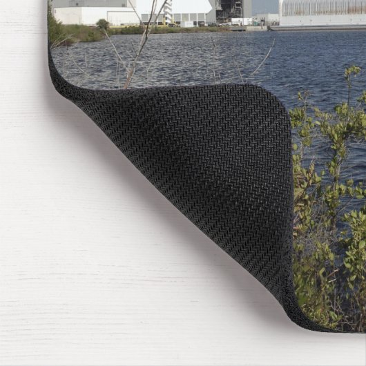 洗面台の向こう側に表示された宇宙シャトルアトランティス マウスパッド (コーナー)