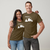 洞窟ジャンクション オレゴン州 山の中にいる方がマシ Tシャツ (ユニセックス)