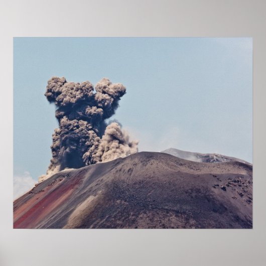 活動中の火山アナク・クラカタウから噴き出す煙 ポスター (正面)