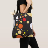 活発なオレンジ色の散在ランダムサイズ円 トートバッグ (クローズアップ)