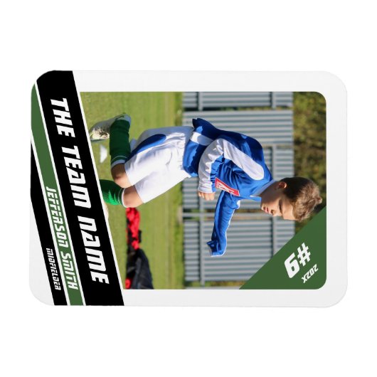 活発な緑の白でサッカー選手のトレーディングカード マグネット (横)