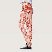 派手なサーモンを赤に変え、明るくねじれた レギンス (左)