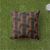 派手な糖蜜の茶色のハンマーで折り曲げられたガラスを繰り返し打つ アウトドアクッション (芝生)