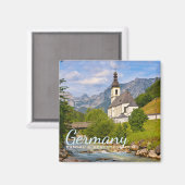 流れの風景を持つ山岳教会 マグネット (正面/裏面)