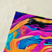 流れる宇宙髪のネオン女神 ビーチタオル (インサイチュ)