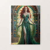 流れる赤毛と緑の目を持つ熱い女性 ジグソーパズル (縦)