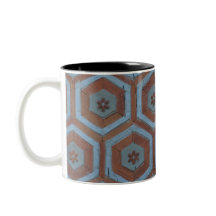 流体対称：カップでの抽象デザインの探索