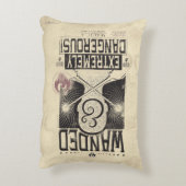 流浪し、極めて危険な人材指名手配ポスター – 黒 アクセントクッション (裏面(縦))