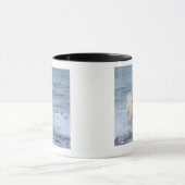 浜の水の犬のランニング マグカップ (中央)