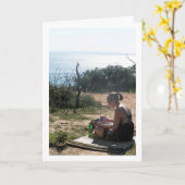 浜辺で本を読む少女 カード (黄色い花)