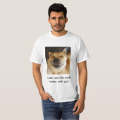 浮おもしろいき上がったスローガンで笑う可愛い犬 Tシャツ (正面フル)