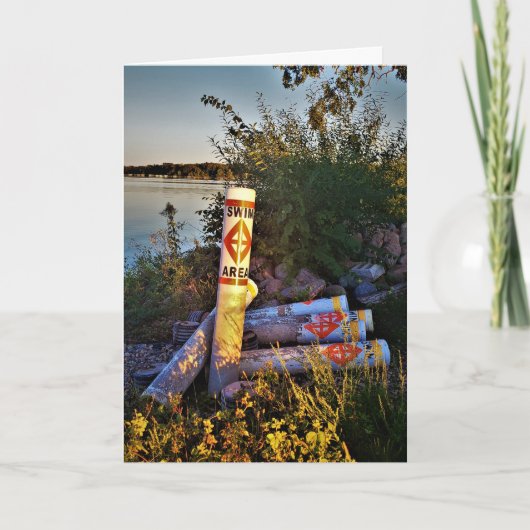 「浮き輪は冬眠する」誕生日カード カード (正面)