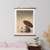浮世絵風の傘をさした雨蛙のデザイン 吊り下げ型タペストリー (寝室)