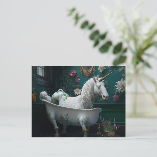 浴室のユニコーンの奇妙な光景 ポストカード (スタンド正面)